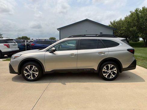 Used 2020 Subaru Outback Limited w/ Popular Package #2 AWD/4WD image 3
