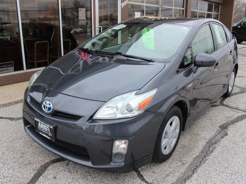 Used 2011 Toyota Prius Three image 1