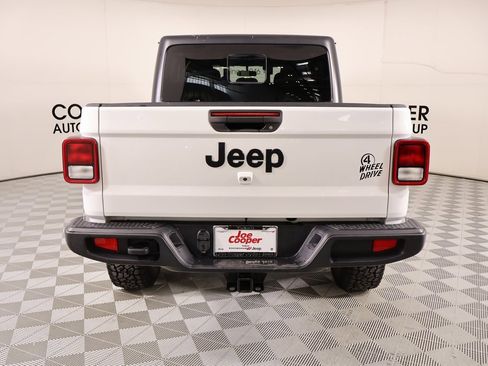 Used 2023 Jeep Gladiator Willys image 20