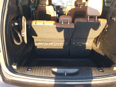 Used 2018 Chrysler Pacifica Limited w/ Tire & Wheel Group image 12