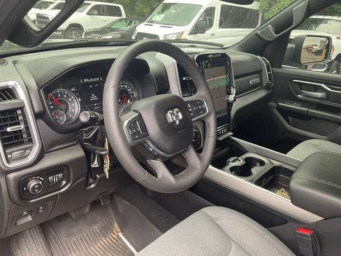 Used 2025 RAM 1500 Big Horn AWD/4WD image 5