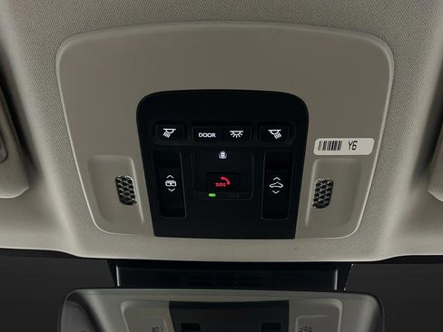 Used 2025 Toyota Camry XLE image 38