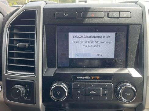 Used 2020 Ford F150 Lariat image 29