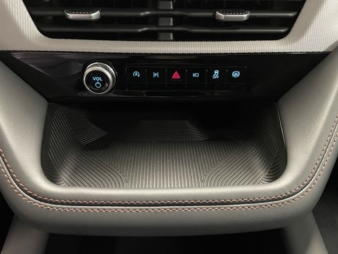 Used 2025 Ford Explorer Active w/ Active Comfort Package image 13