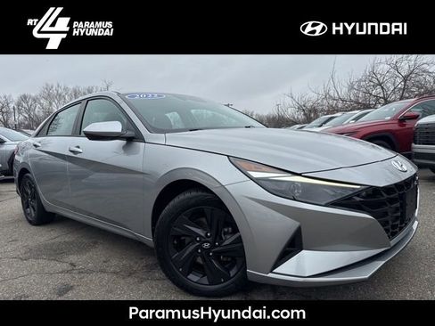 Used 2022 Hyundai Elantra SEL image 1