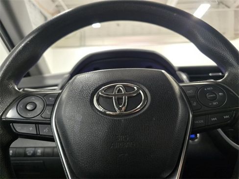 Used 2019 Toyota Camry LE image 22