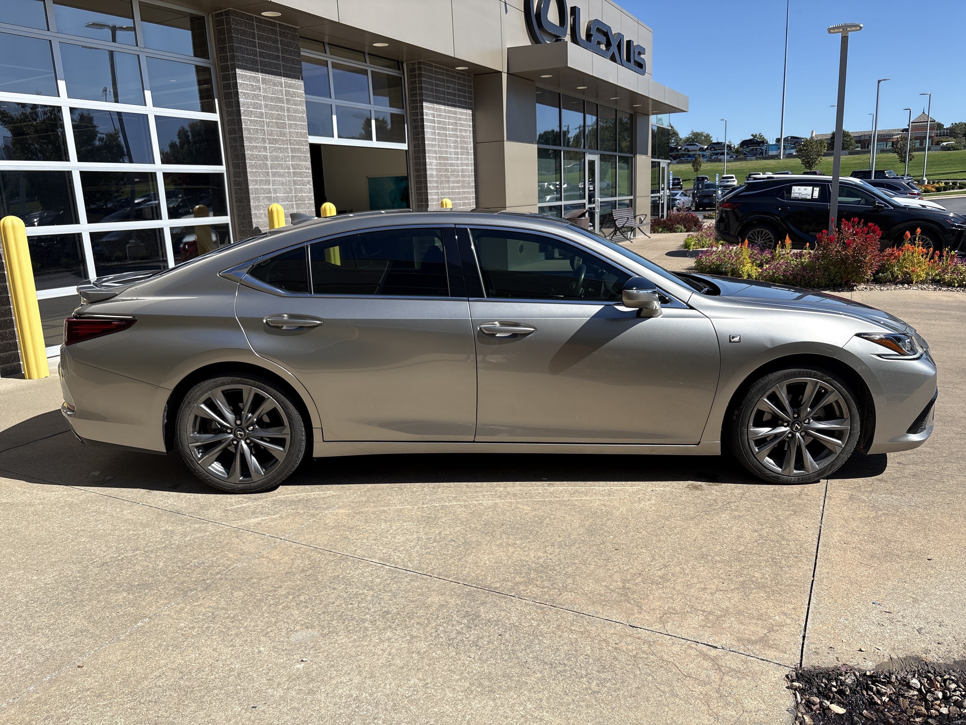 Used 2020 Lexus ES 350 F Sport w/ Accessory Package FWD image 12