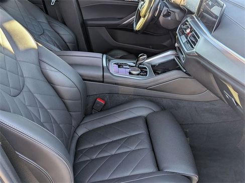Used 2023 BMW X6 xDrive40i w/ M Sport Package image 32