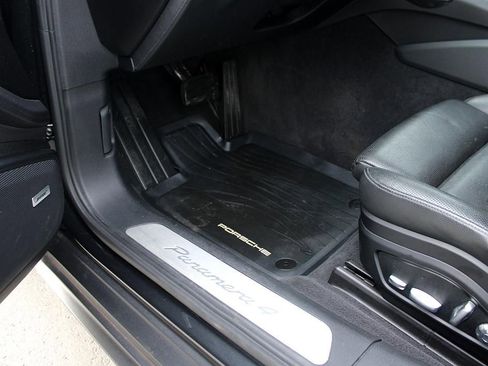 Used 2020 Porsche Panamera 4 image 9