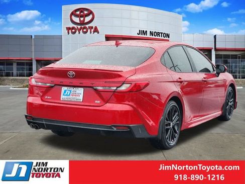 Used 2025 Toyota Camry SE w/ Convenience Package FWD image 6