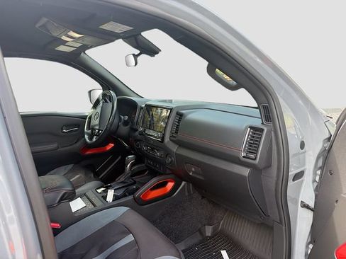 Used 2022 Nissan Frontier PRO-4X AWD/4WD image 12