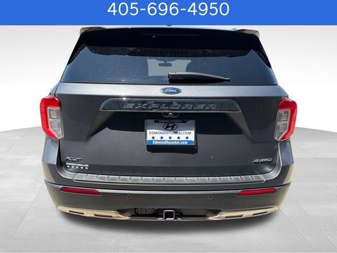 Used 2022 Ford Explorer XLT w/ Equipment Group 202A AWD/4WD image 4