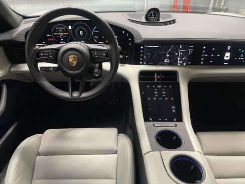 Used 2021 Porsche Taycan Turbo image 30