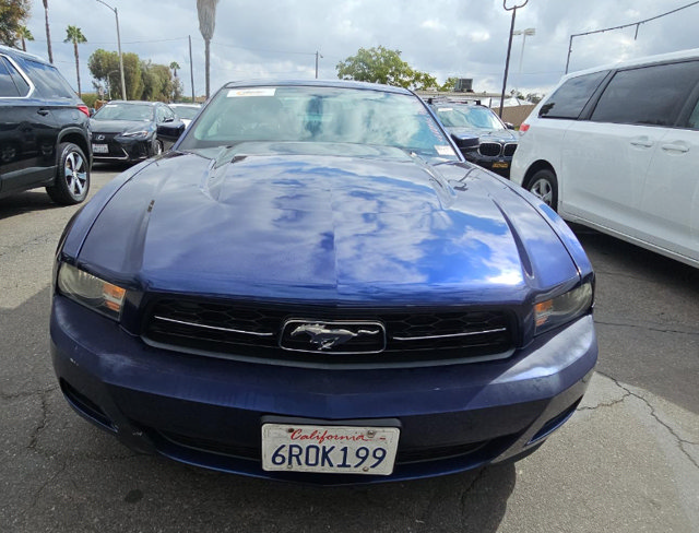 Used 2012 Ford Mustang Premium RWD image 2