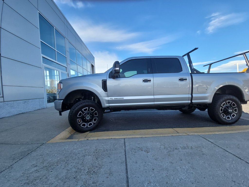 Used 2022 Ford F350 Platinum AWD/4WD image 3