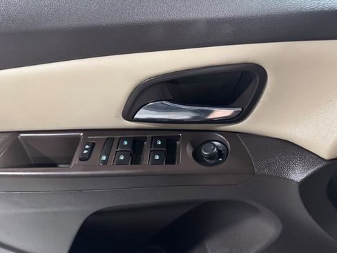 Used 2016 Chevrolet Cruze LTZ w/ Sun, Sound and Sport Package FWD image 21