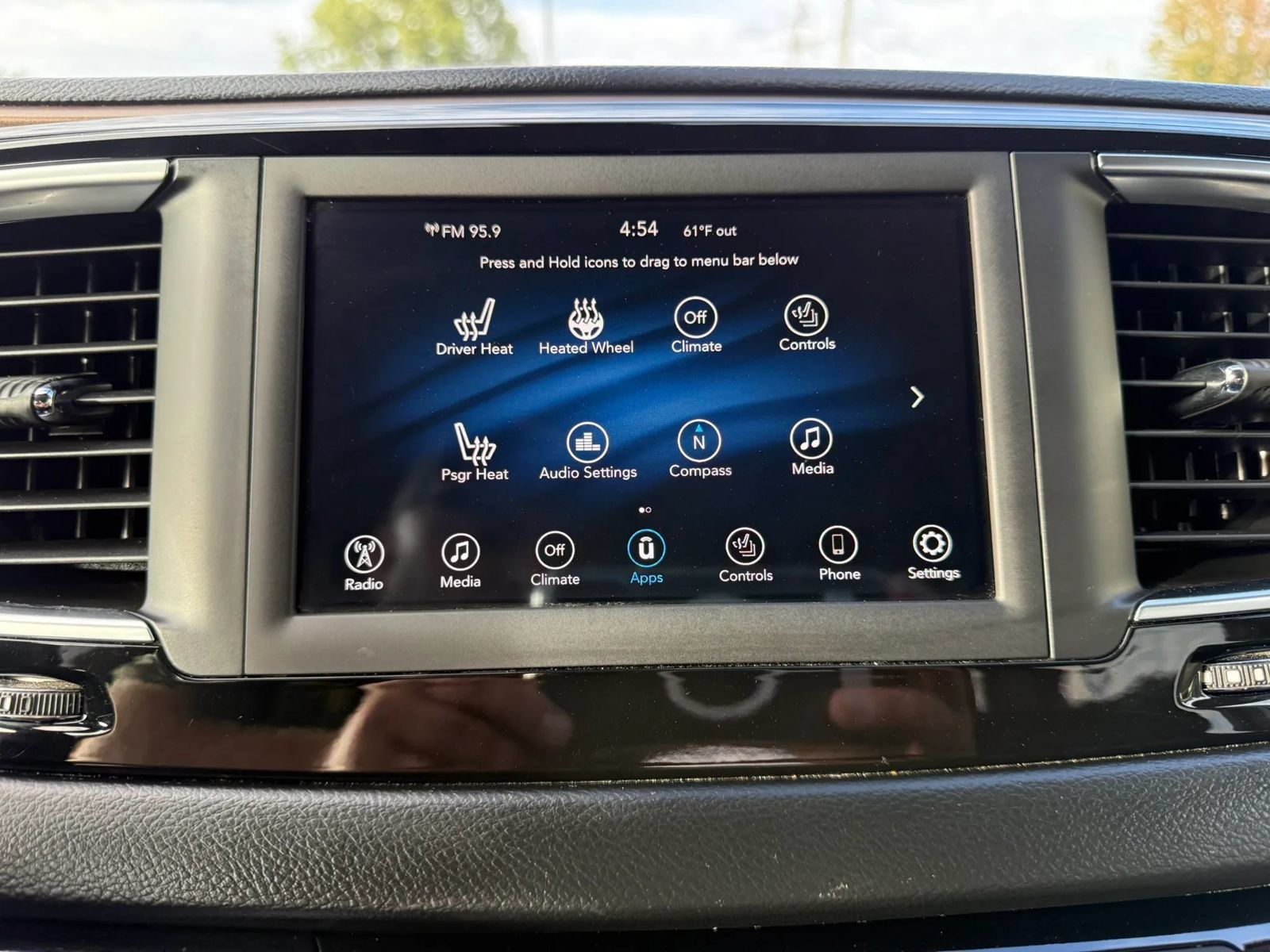 Used 2019 Chrysler Pacifica Touring-L FWD image 32