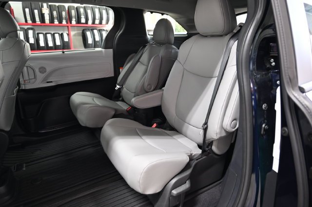 New 2026 Toyota Sienna XLE AWD/4WD image 12
