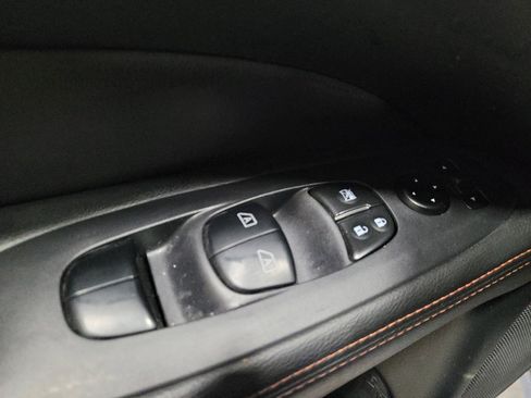 Used 2020 Nissan Pathfinder SL AWD/4WD image 27
