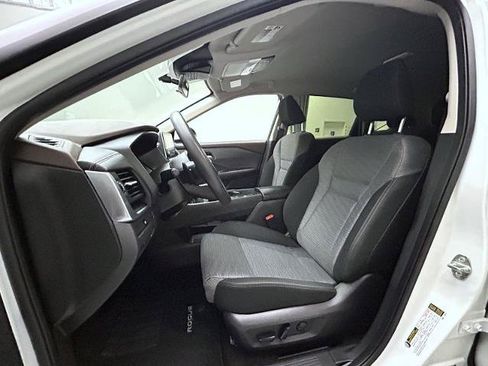 Certified 2023 Nissan Rogue SV FWD image 10