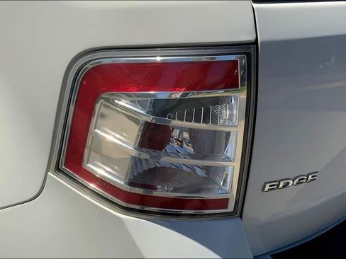 Used 2010 Ford Edge SEL image 28