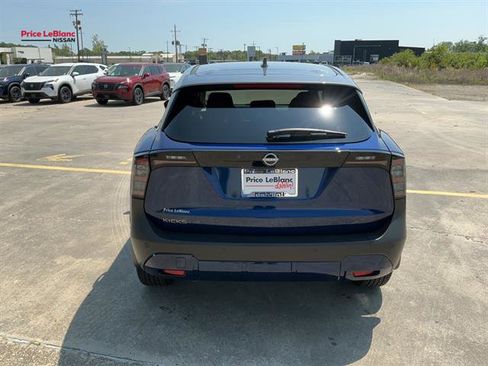 Used 2025 Nissan Kicks SV image 11