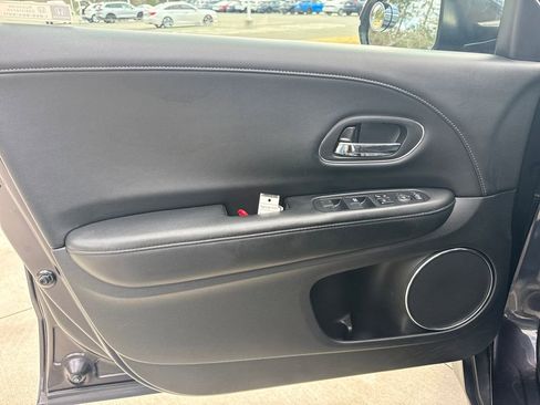 Used 2018 Honda HR-V EX-L image 14