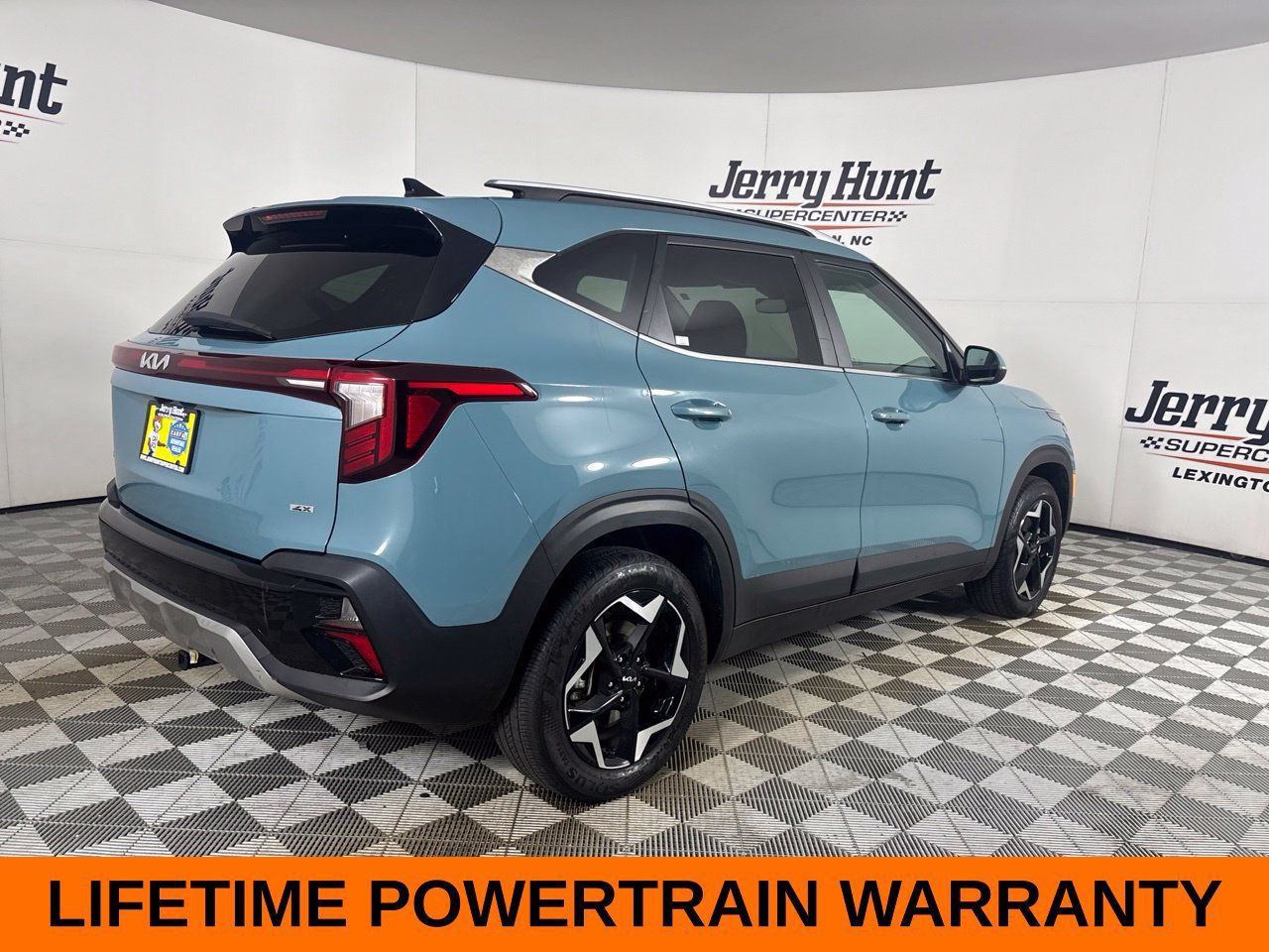 Used 2024 Kia Seltos EX AWD/4WD image 6