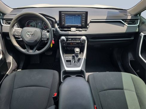 Used 2021 Toyota RAV4 LE FWD image 12