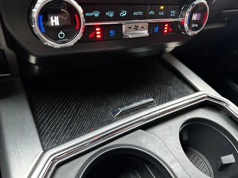 Used 2022 Ford F250 Platinum w/ FX4 Off-Road Package image 65