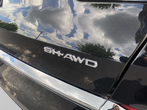 Used 2024 Acura MDX SH-AWD image 11