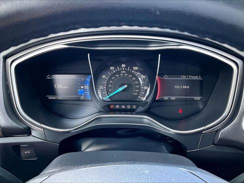 Used 2018 Ford Fusion SE w/ Fusion SE Technology Package FWD image 26