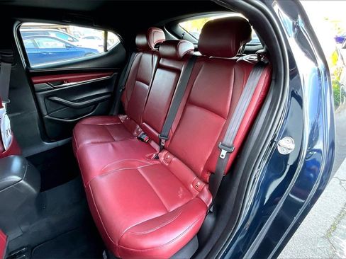 Used 2019 MAZDA MAZDA3 Hatchback image 21