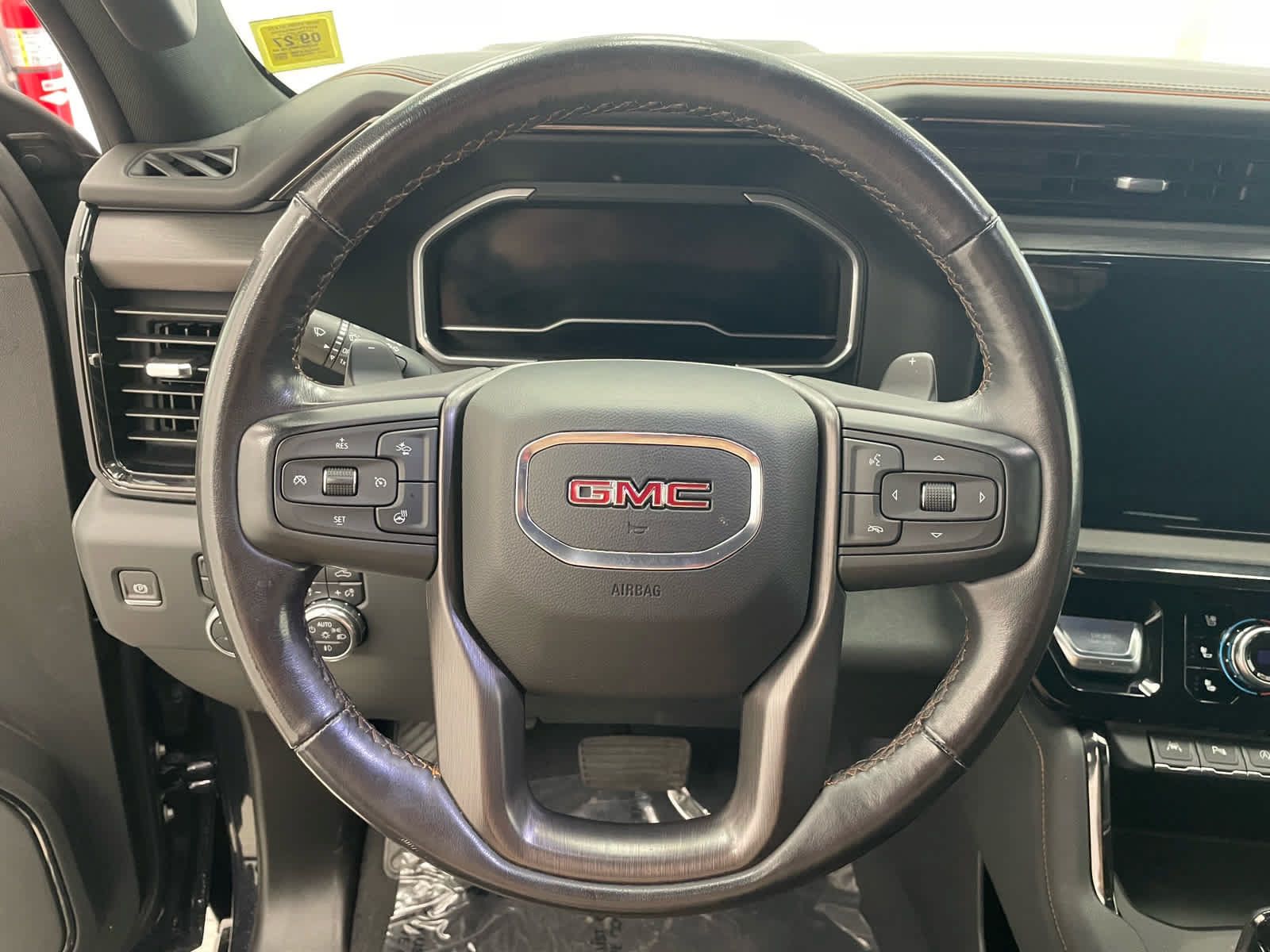 Used 2023 GMC Sierra 1500 AT4 w/ Technology Package AWD/4WD image 14