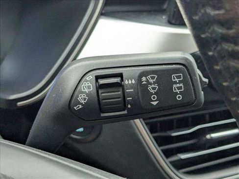 Used 2020 Ford Escape SE Sport image 7