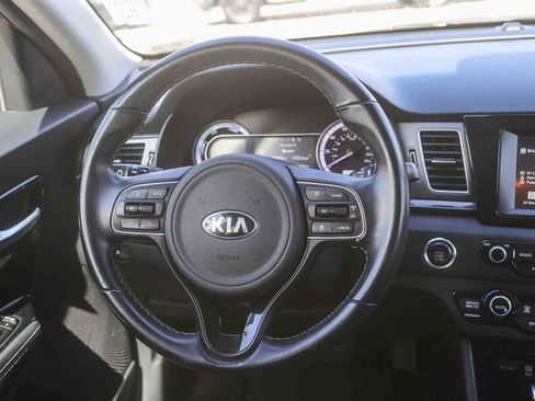 Used 2019 Kia Niro EX image 16