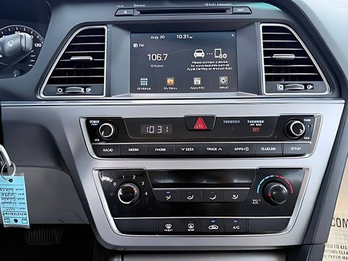 Used 2017 Hyundai Sonata SE FWD image 10