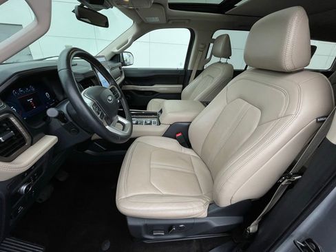 Used 2022 Ford Expedition Limited image 27