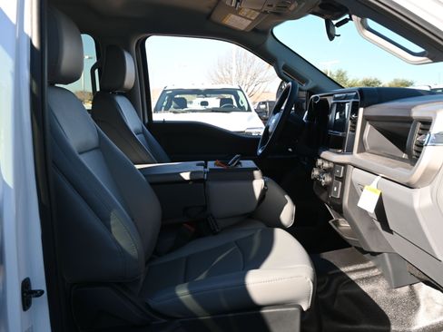 New 2026 Ford F550 4x4 Crew Cab image 27