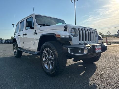 Used 2018 Jeep Wrangler Unlimited Sahara AWD/4WD image 2