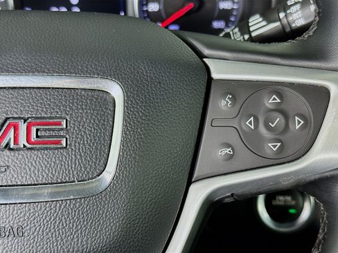 Used 2023 GMC Terrain SLT image 14