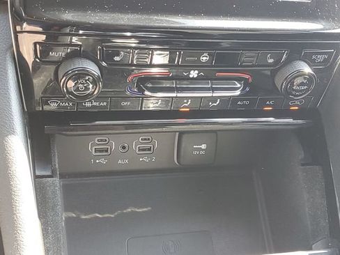 Used 2021 Jeep Grand Cherokee L Laredo w/ Luxury Tech Group I AWD/4WD image 29