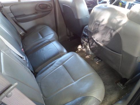 Used 2003 Chevrolet TrailBlazer LTZ image 25