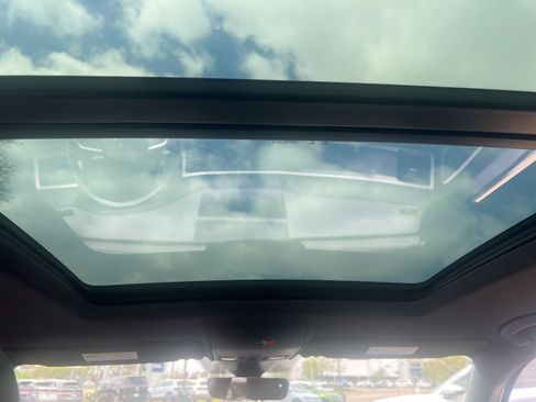 Used 2022 Volkswagen Atlas Cross Sport SEL R-Line image 23