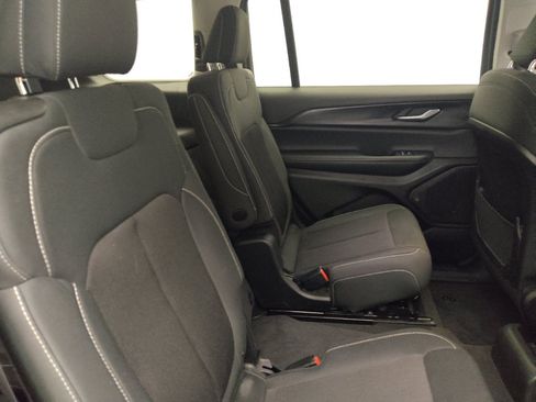 Used 2023 Jeep Grand Cherokee L Laredo RWD image 19