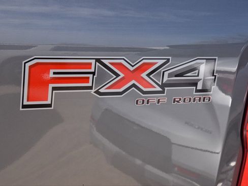 Certified 2024 Ford F250 Platinum w/ FX4 Off-Road Package image 14