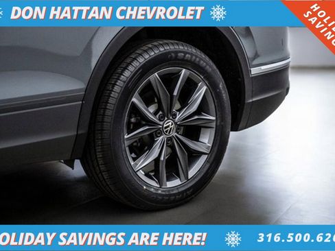 Used 2023 Volkswagen Tiguan SE w/ Panoramic Sunroof Package image 43