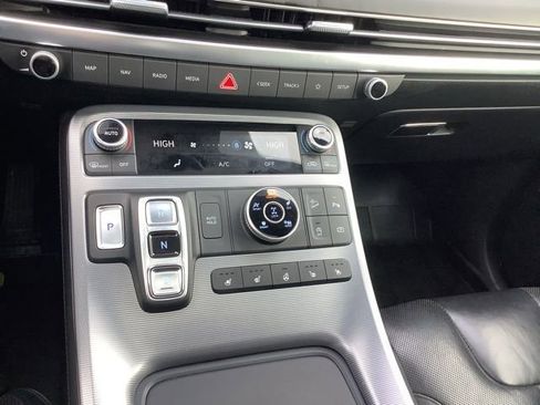 Used 2023 Hyundai Palisade Calligraphy image 37