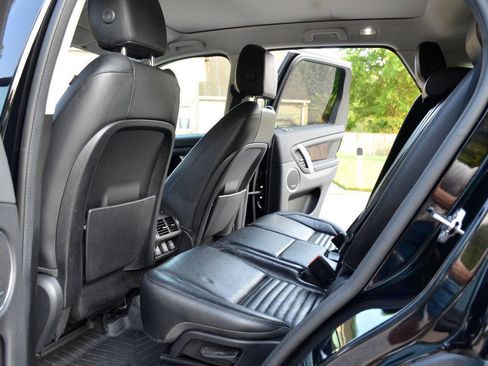 Used 2020 Land Rover Discovery Sport S image 14