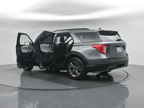 Used 2023 Ford Explorer XLT w/ Equipment Group 202A RWD image 37